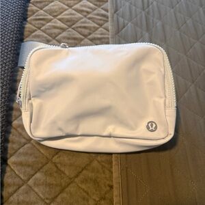 Lululemon 2L Belt bag NWT